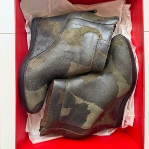 Olive Wedge Booties-Donald J Pliner 8.5